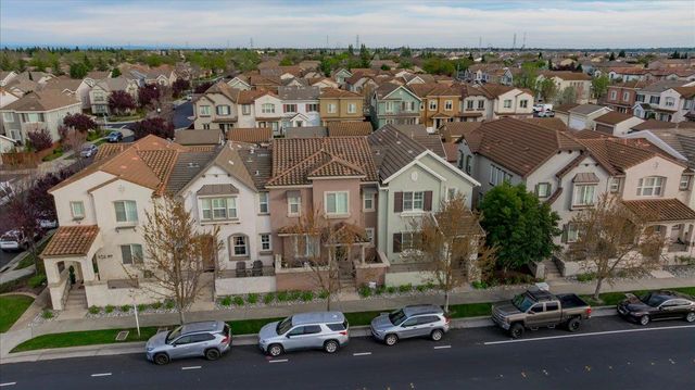 3040 Village Plaza Dr, Roseville, CA 95747