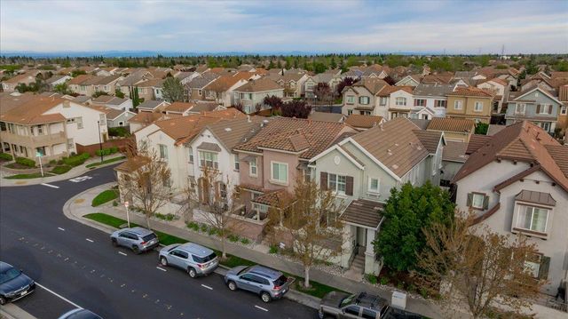 3040 Village Plaza Dr, Roseville, CA 95747