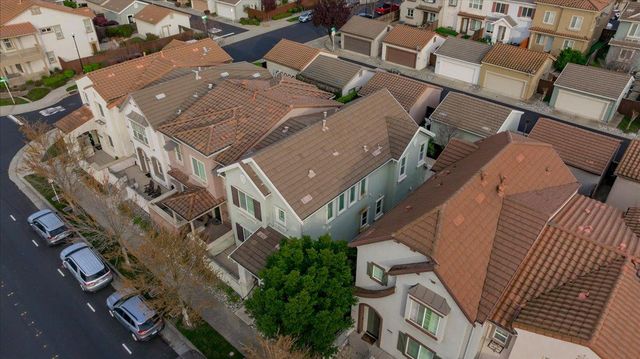 3040 Village Plaza Dr, Roseville, CA 95747