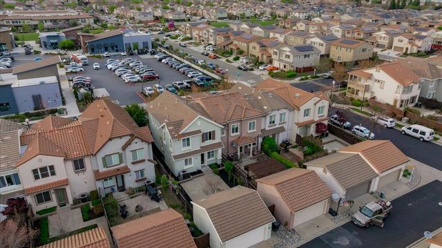 3040 Village Plaza Dr, Roseville, CA 95747