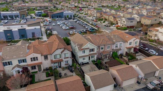 3040 Village Plaza Dr, Roseville, CA 95747