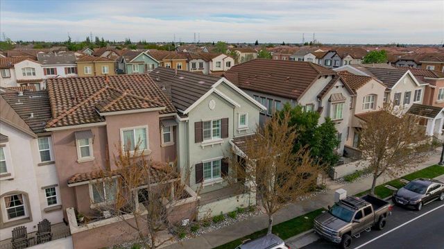 3040 Village Plaza Dr, Roseville, CA 95747