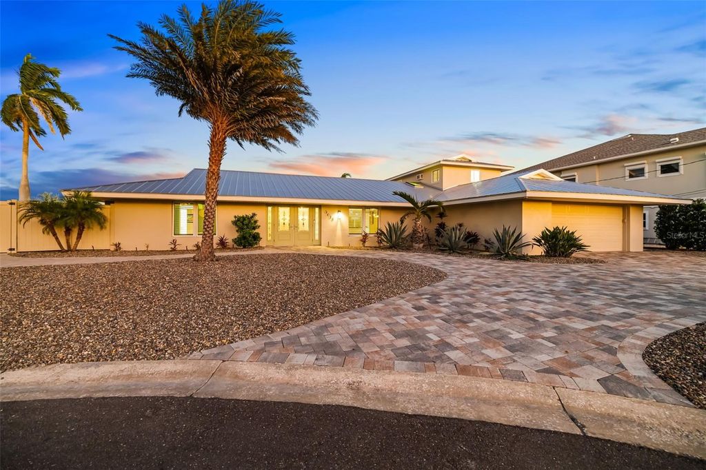 3611 PLUMOSA TERRACE, Bradenton, FL 34210