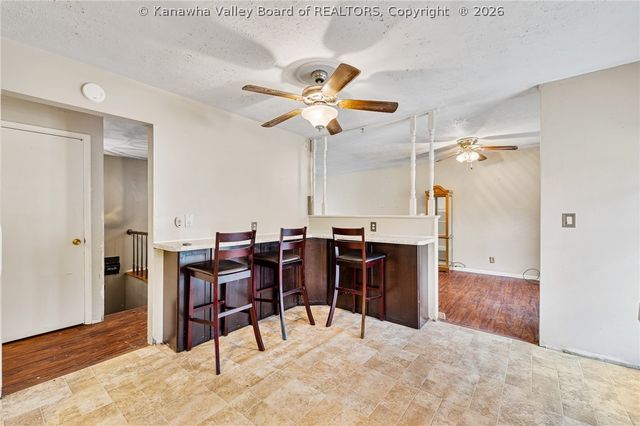 827 Dairy Road, Poca, WV 25159