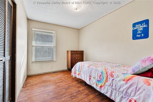 827 Dairy Road, Poca, WV 25159