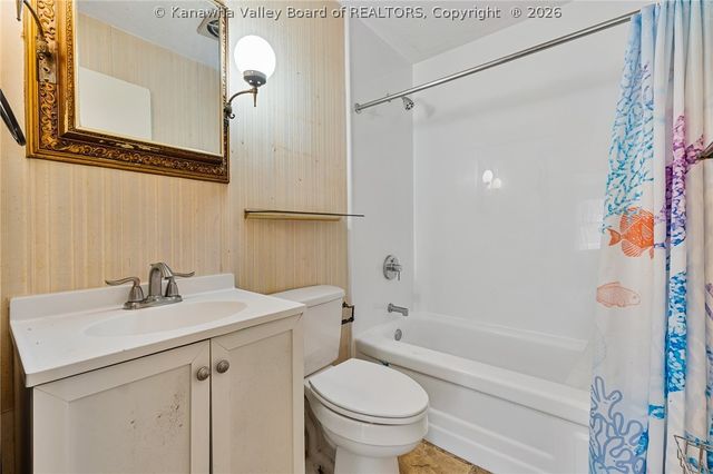 827 Dairy Road, Poca, WV 25159