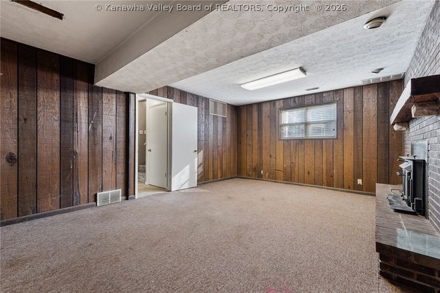 827 Dairy Road, Poca, WV 25159