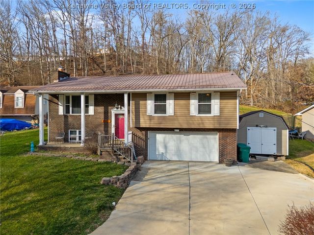 827 Dairy Road, Poca, WV 25159