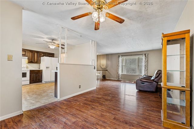 827 Dairy Road, Poca, WV 25159