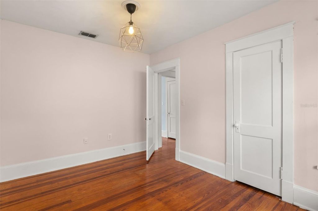 Image 17 of property listing at 1915 E CONCORD STREET, Orlando, FL 32803