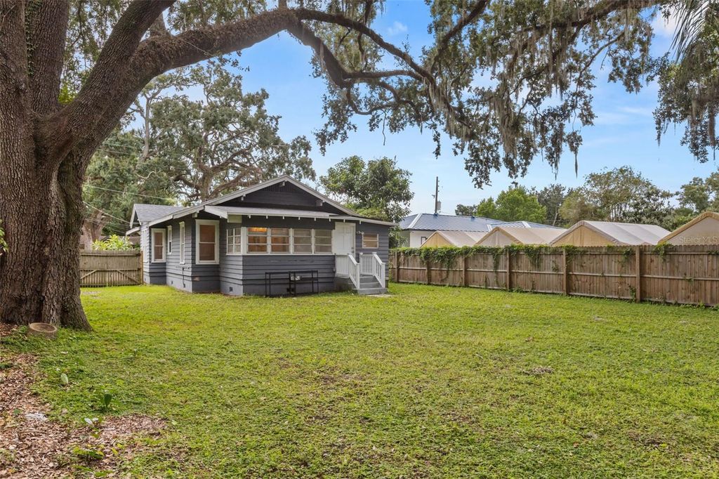 Image 20 of property listing at 1915 E CONCORD STREET, Orlando, FL 32803