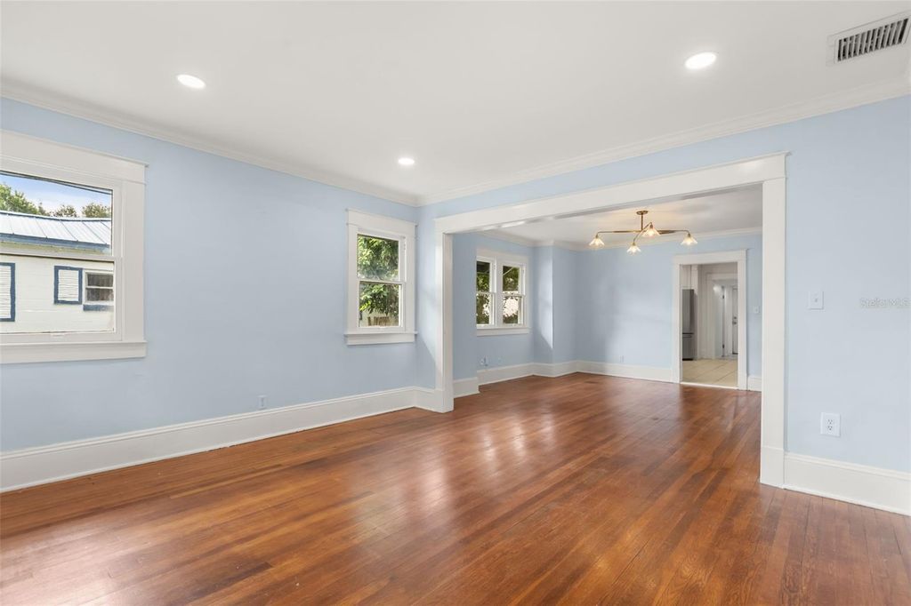 Image 3 of property listing at 1915 E CONCORD STREET, Orlando, FL 32803