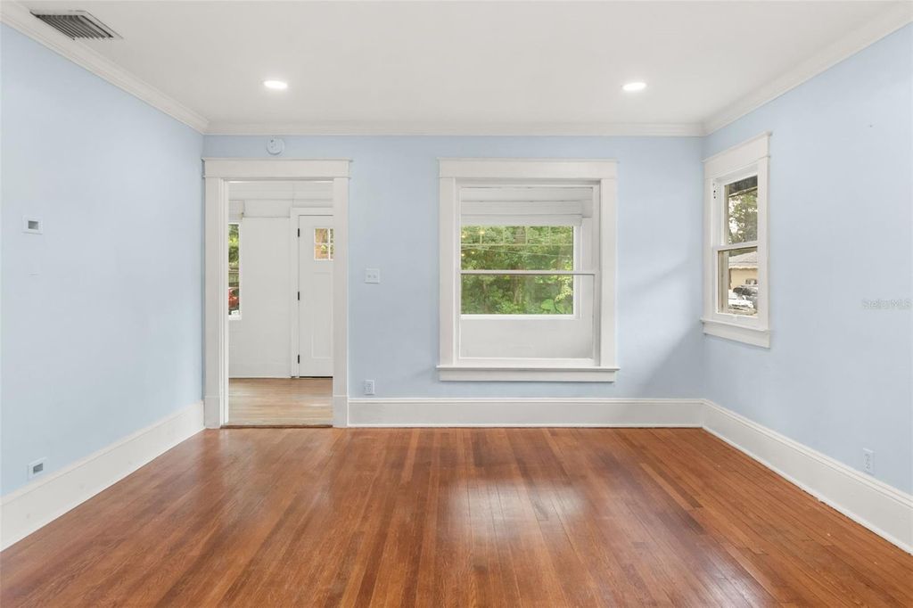 Image 4 of property listing at 1915 E CONCORD STREET, Orlando, FL 32803