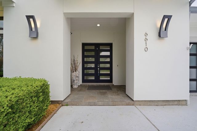 6610 Sivley Street, Houston, TX 77055