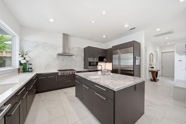 6610 Sivley Street, Houston, TX 77055