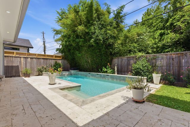 6610 Sivley Street, Houston, TX 77055