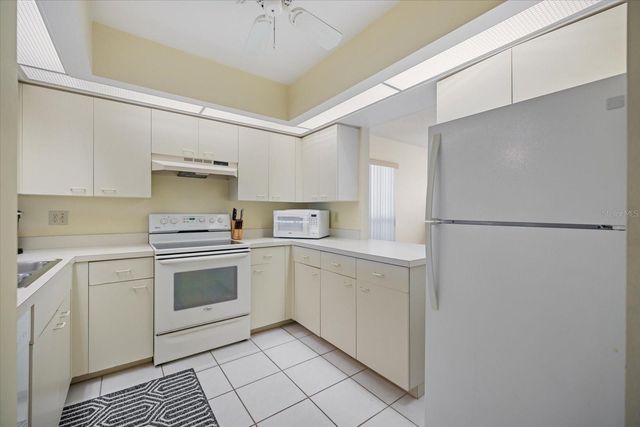 880 BIRD BAY DRIVE W 106, Venice, FL 34285