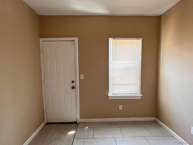 2711 Burlingame Street, Detroit, MI 48206