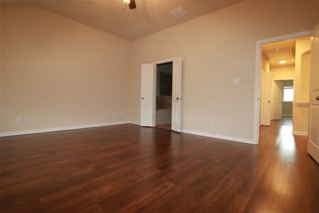 913 Shelby Lane, Lewisville, TX 75056