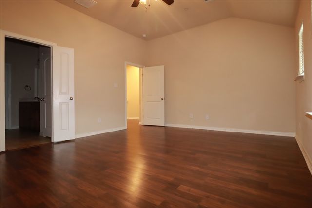 913 Shelby Lane, Lewisville, TX 75056