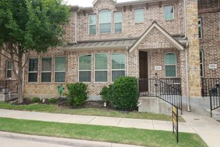 913 Shelby Lane, Lewisville, TX 75056