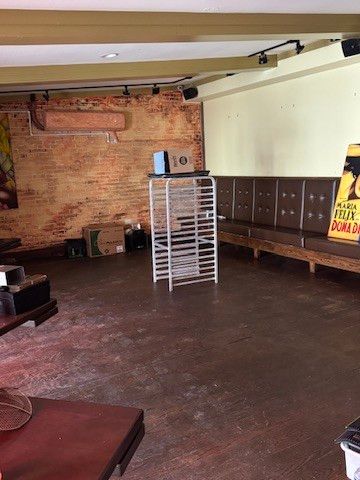 215 W North Avenue, Chicago, IL 60610