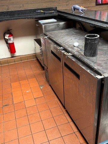 215 W North Avenue, Chicago, IL 60610