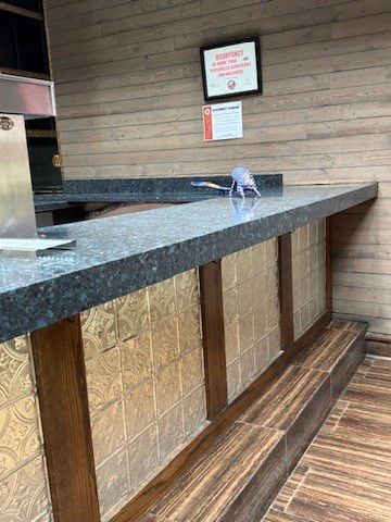 215 W North Avenue, Chicago, IL 60610