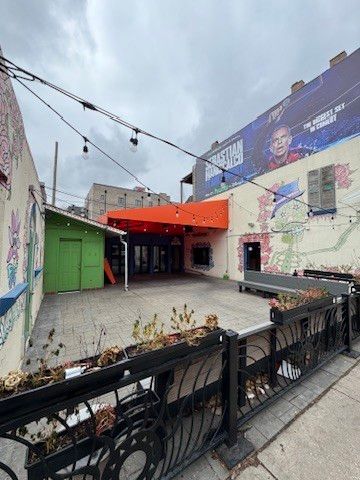 215 W North Avenue, Chicago, IL 60610