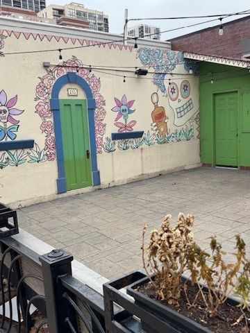 215 W North Avenue, Chicago, IL 60610