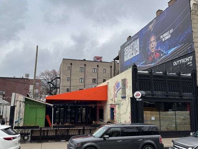 215 W North Avenue, Chicago, IL 60610