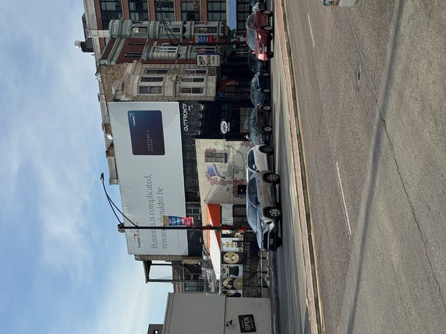 215 W North Avenue, Chicago, IL 60610