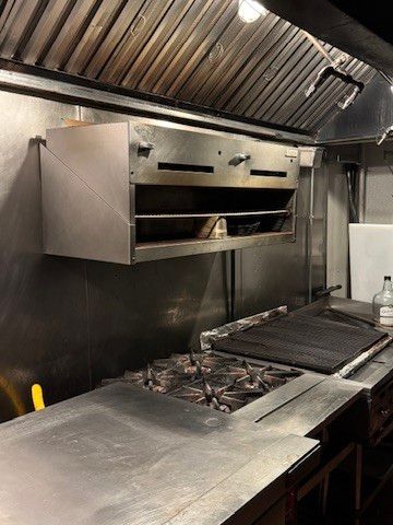 215 W North Avenue, Chicago, IL 60610