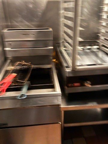 215 W North Avenue, Chicago, IL 60610