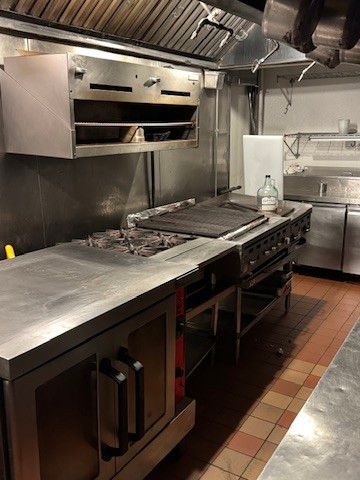 215 W North Avenue, Chicago, IL 60610