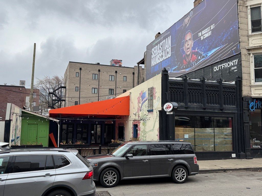 215 W North Avenue, Chicago, IL 60610