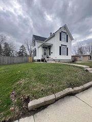 1925 Rapids DRIVE, Racine, WI 53404
