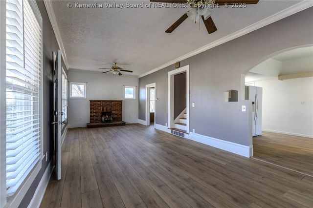 904 Lee Street, St Albans, WV 25177