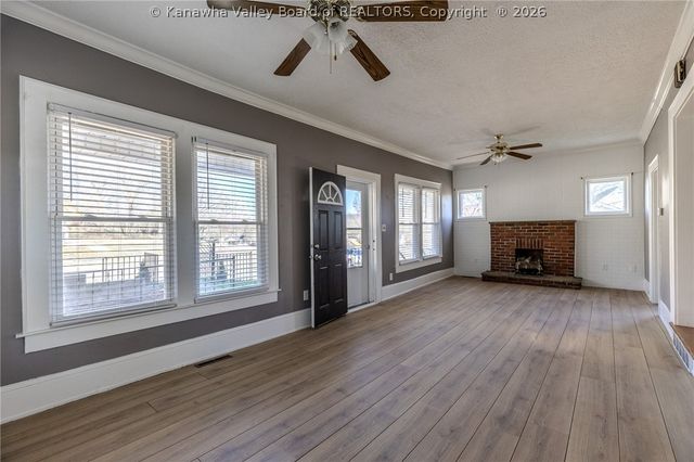 904 Lee Street, St Albans, WV 25177