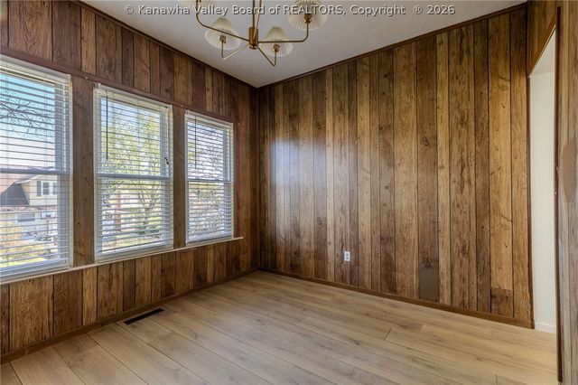 904 Lee Street, St Albans, WV 25177