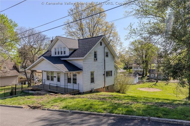 904 Lee Street, St Albans, WV 25177
