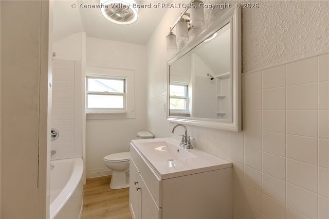 904 Lee Street, St Albans, WV 25177