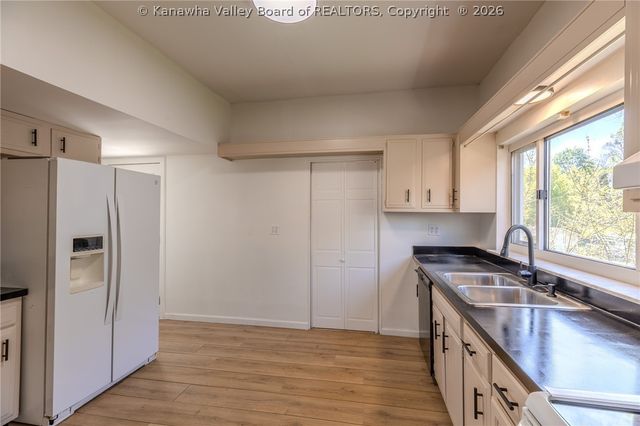 904 Lee Street, St Albans, WV 25177