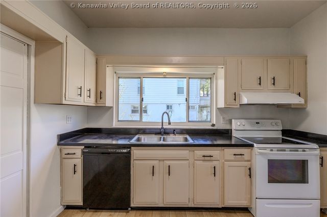 904 Lee Street, St Albans, WV 25177