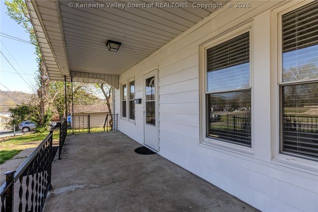 904 Lee Street, St Albans, WV 25177
