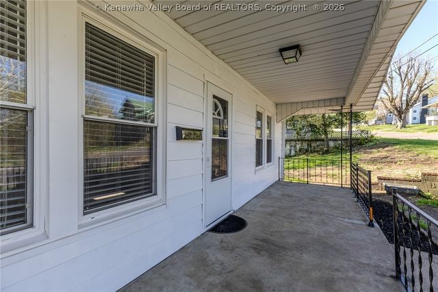 904 Lee Street, St Albans, WV 25177