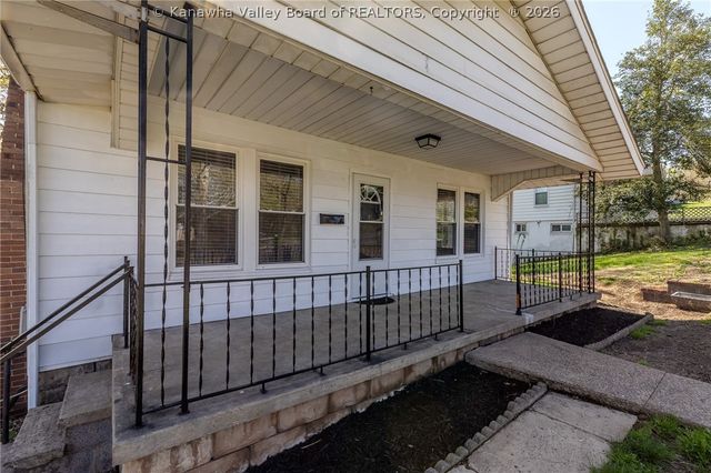 904 Lee Street, St Albans, WV 25177