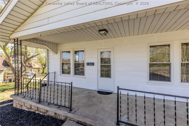 904 Lee Street, St Albans, WV 25177
