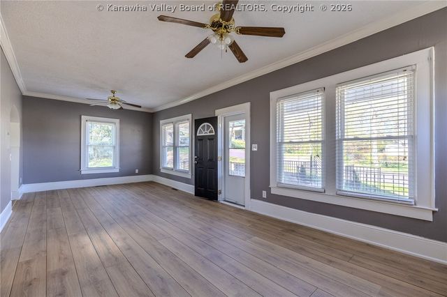 904 Lee Street, St Albans, WV 25177