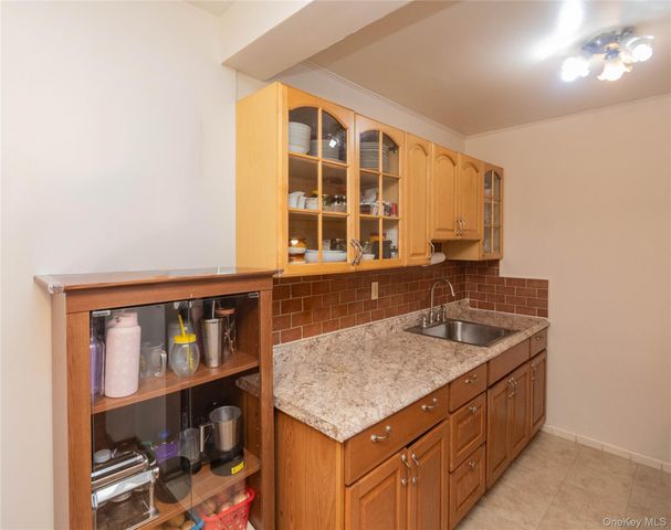 77 Carpenter Avenue 3B, Mount Kisco, NY 10549